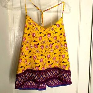 🌺💛 Hollister Patterned Tank💛🌺